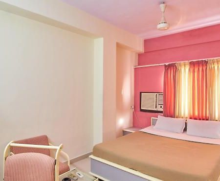 Hotel Aditya Rajkot Exterior photo