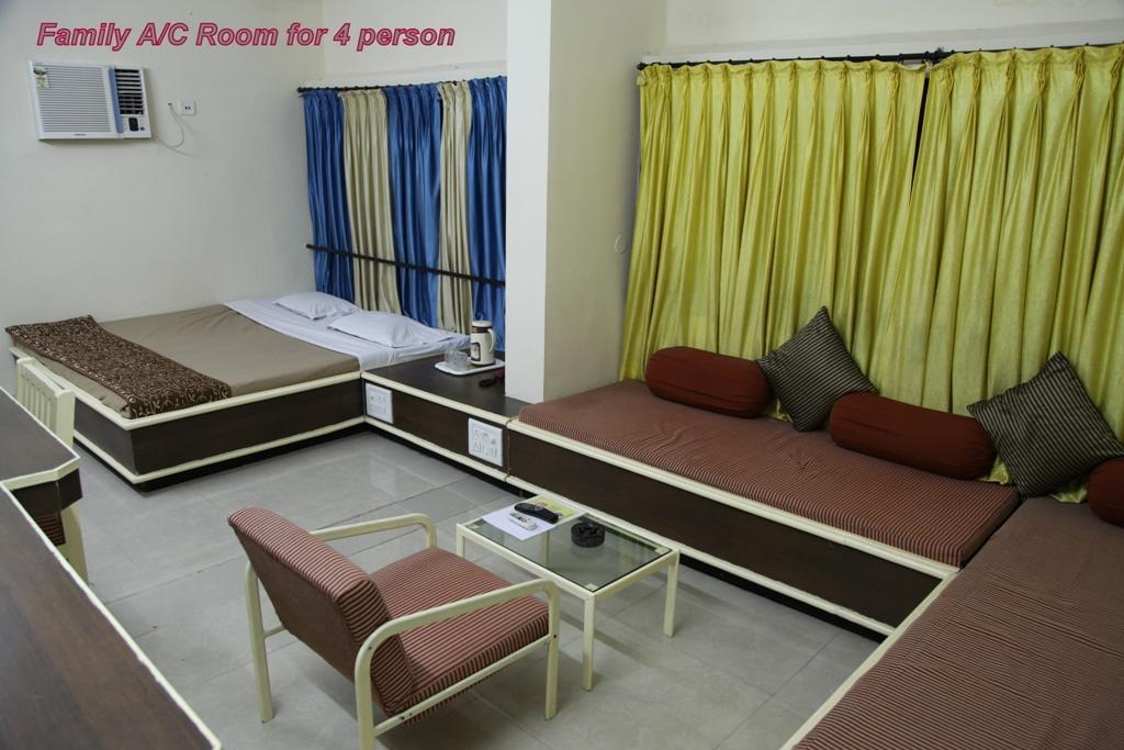 Hotel Aditya Rajkot Exterior photo